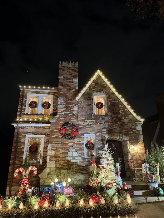 Candy Cane Lane 7