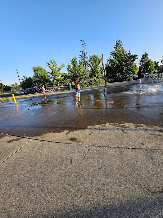 River Road City Park Splash Pad 7