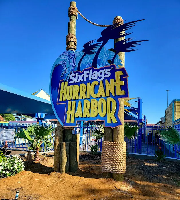 Hurricane Harbor Arlington 6