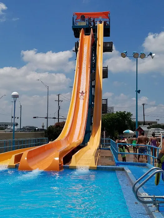 Hurricane Harbor Arlington 2