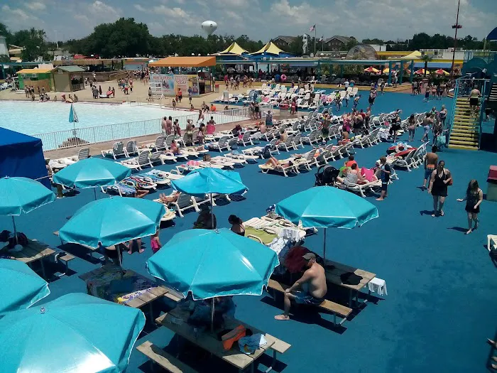 Hurricane Harbor Arlington 1
