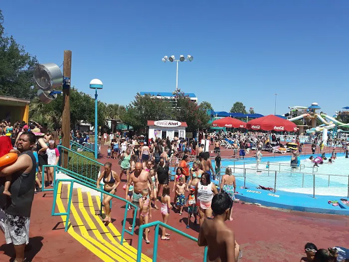 Hurricane Harbor Arlington 7