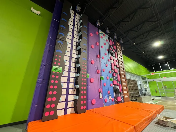 Funcity Trampoline and Adventure Park 6