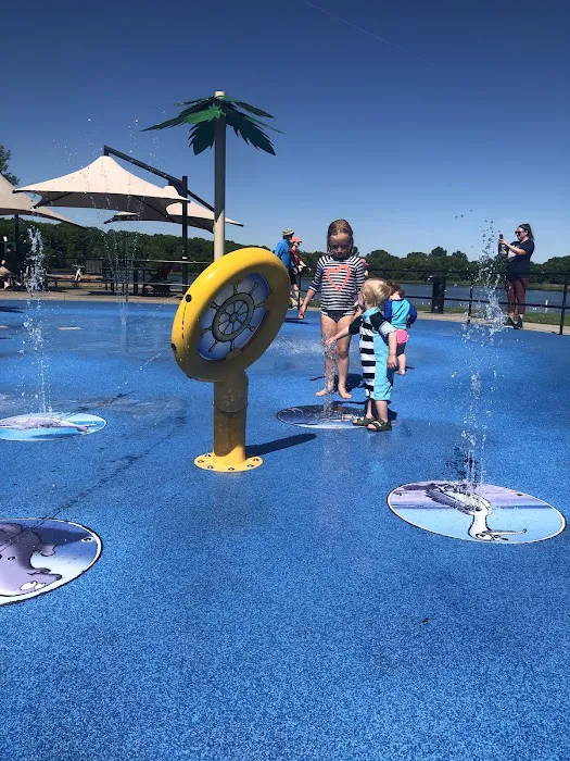 Round Lake Splash Pad 0
