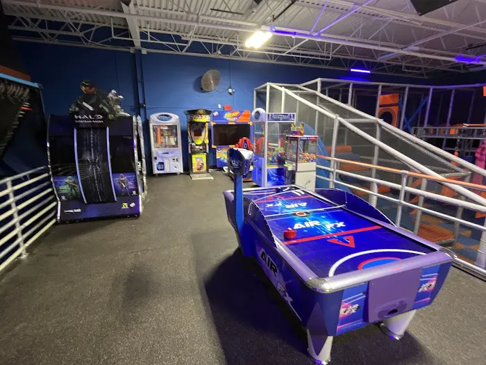 Sky Zone Trampoline Park 7