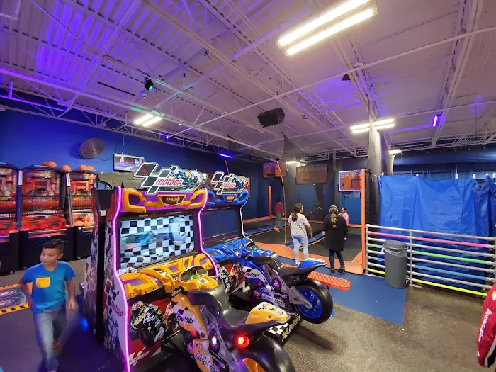 Sky Zone Trampoline Park 6