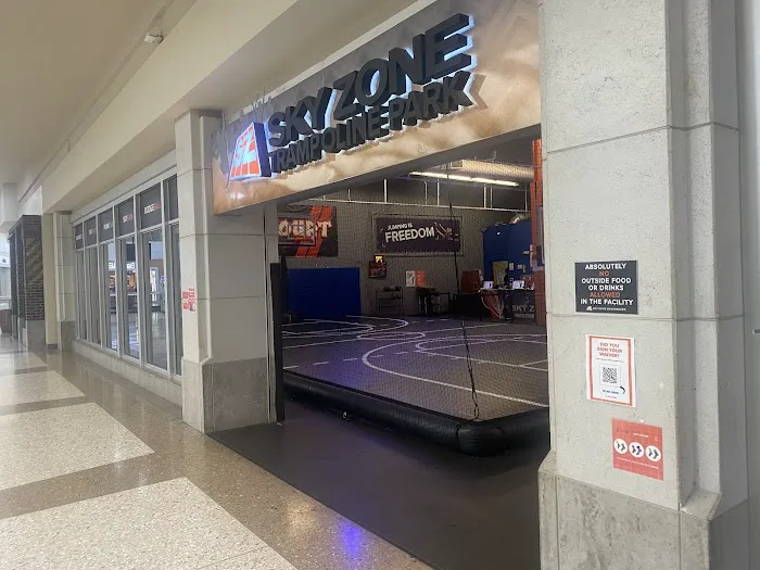 Sky Zone Trampoline Park 8