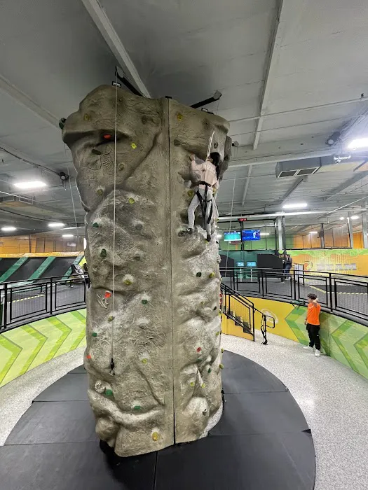 Sky Zone Trampoline Park 9