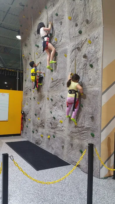 Sky Zone Trampoline Park 3