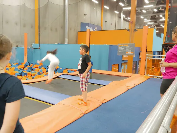 Sky Zone Trampoline Park 5