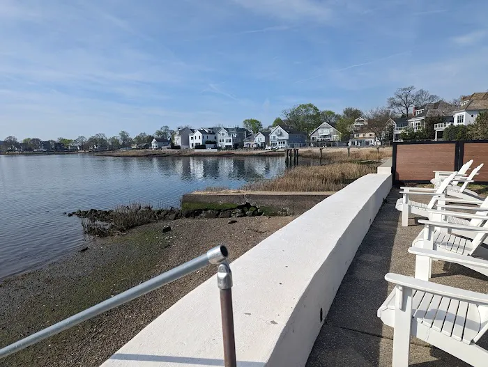 Shorefront Park Beach 0