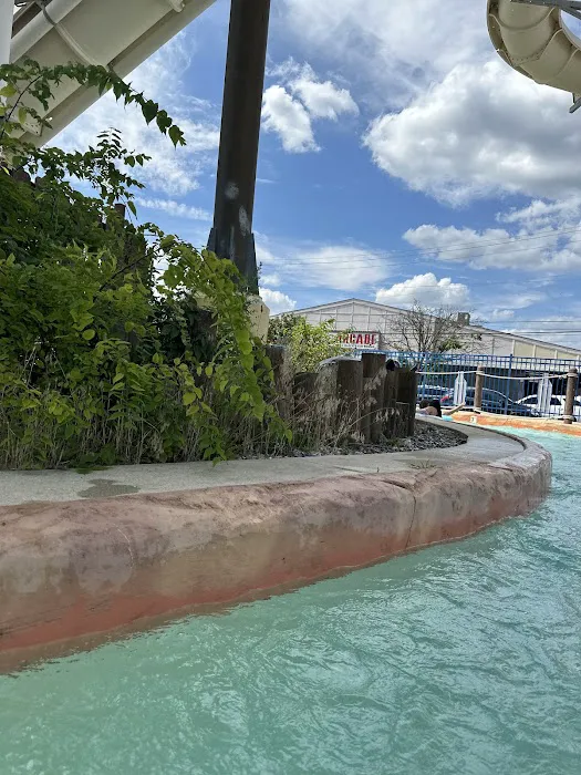 Runaway Rapids Waterpark 8