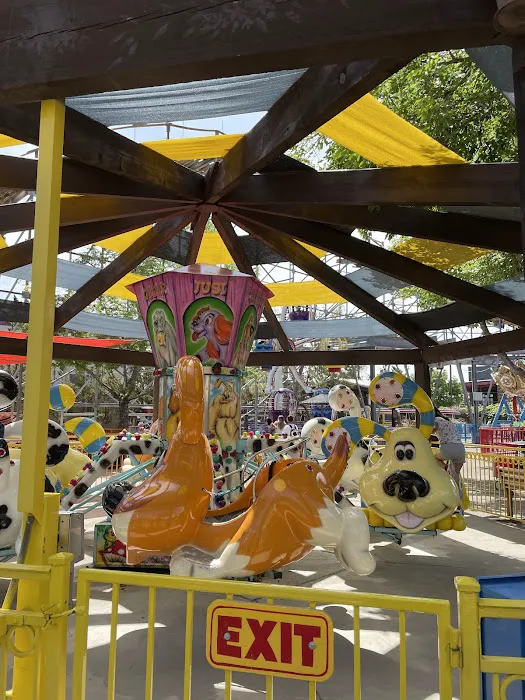 Cliff's Amusement Park 6