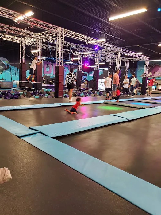 Sky Zone Trampoline Park 7