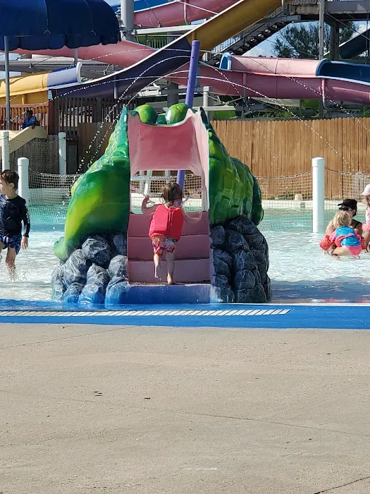 Wonder Oasis Waterpark 0