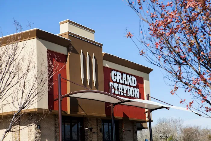 Grand Station Entertainment 7