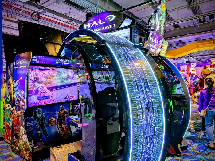 Round1 Bowling & Arcade Stonestown Galleria 1