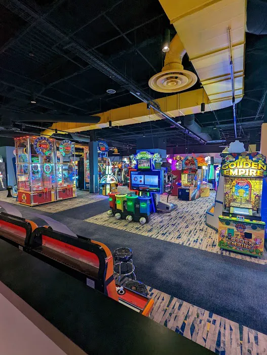 Round1 Bowling & Arcade Southland Mall 2