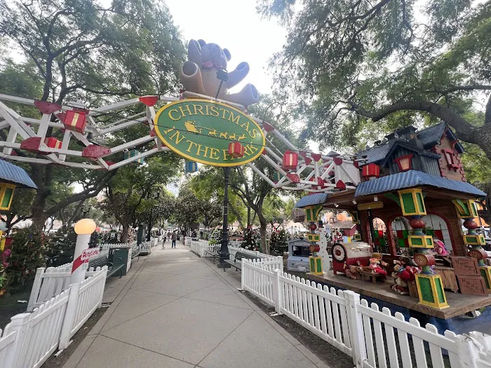Drive Thru - Christmas in the Park 5