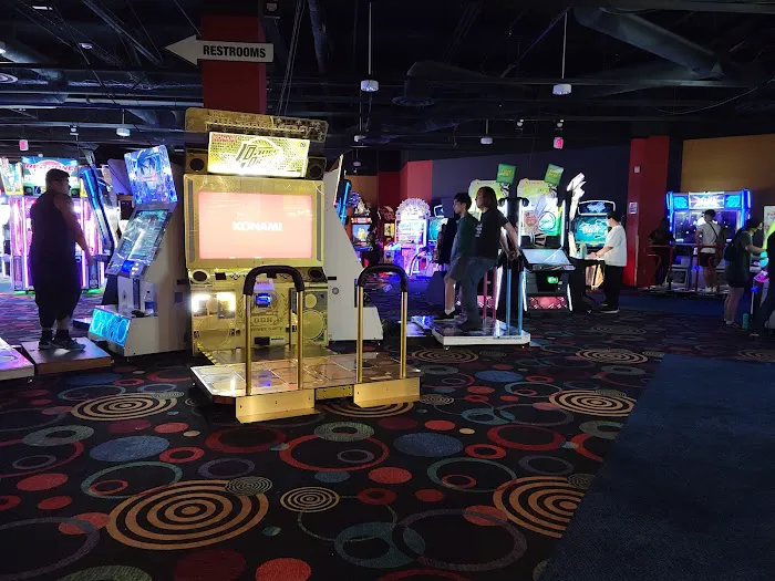 Round1 Bowling & Arcade Eastridge Shopping Center 2