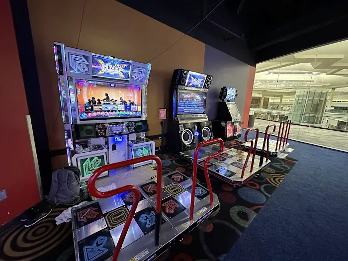 Round1 Bowling & Arcade Eastridge Shopping Center 5