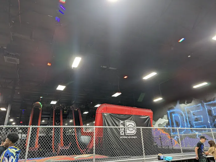 Gravady trampoline park 5