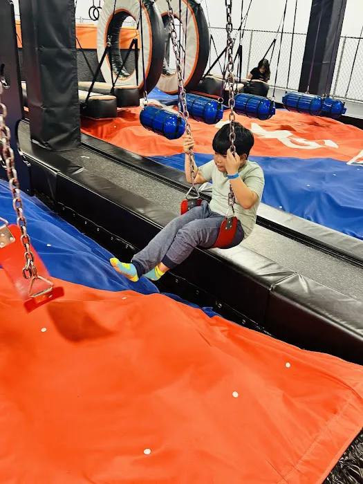 Gravady trampoline park 1