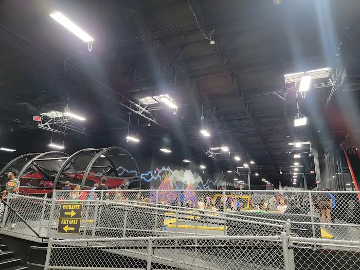 Gravady trampoline park 4