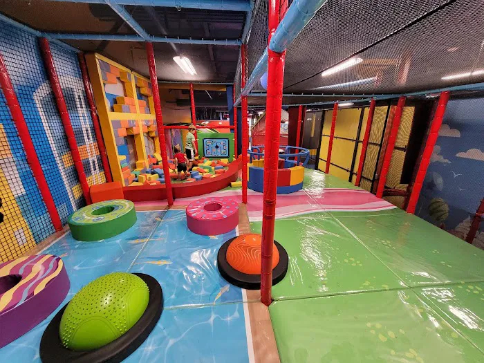 UPTOWN JUNGLE FUN PARK | Las Vegas, NV 3