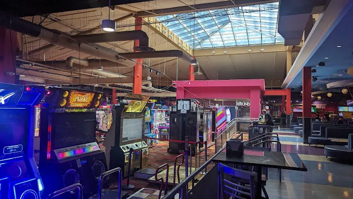 Round1 Bowling & Arcade Lakewood Center Mall 8