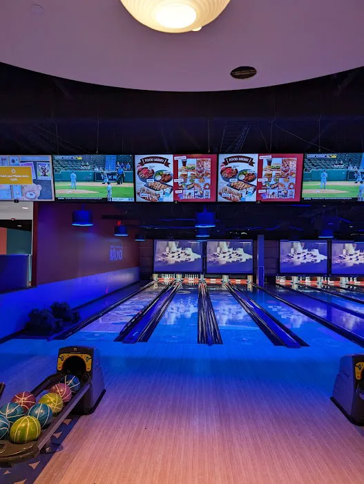 Round1 Bowling & Arcade - City of Industry 6