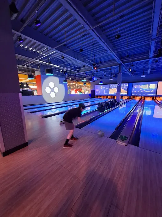 Round1 Bowling & Arcade 8