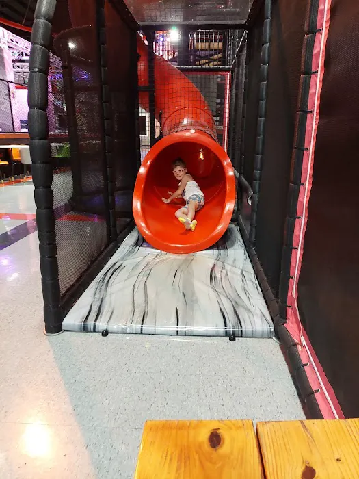 Airborne Extreme Trampoline Park 6