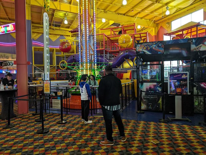 Tukwila Family Fun Center & Bullwinkle's Restaurant 9