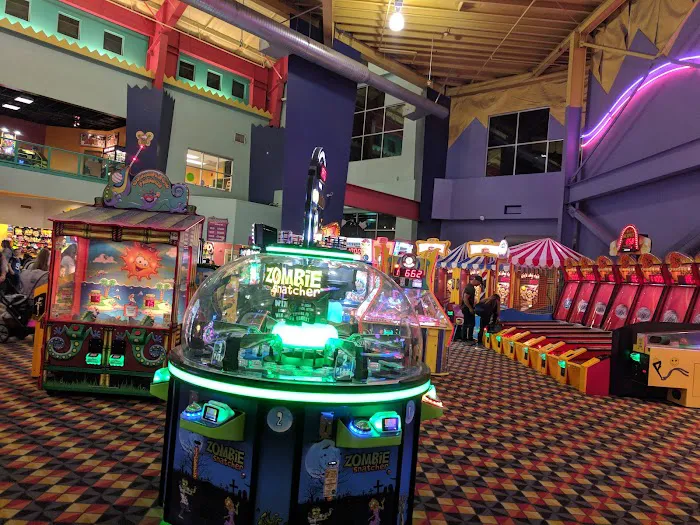 Tukwila Family Fun Center & Bullwinkle's Restaurant 6