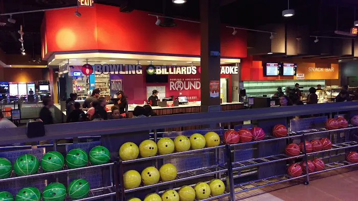 Round1 Bowling & Arcade Westfield Southcenter 1