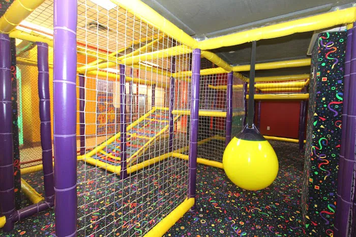 Laser Bounce - Family Fun Center 6