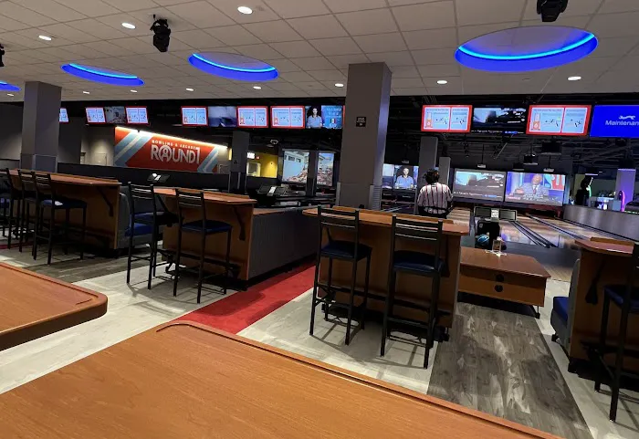 Round1 Bowling & Arcade Danbury Fair Mall 2
