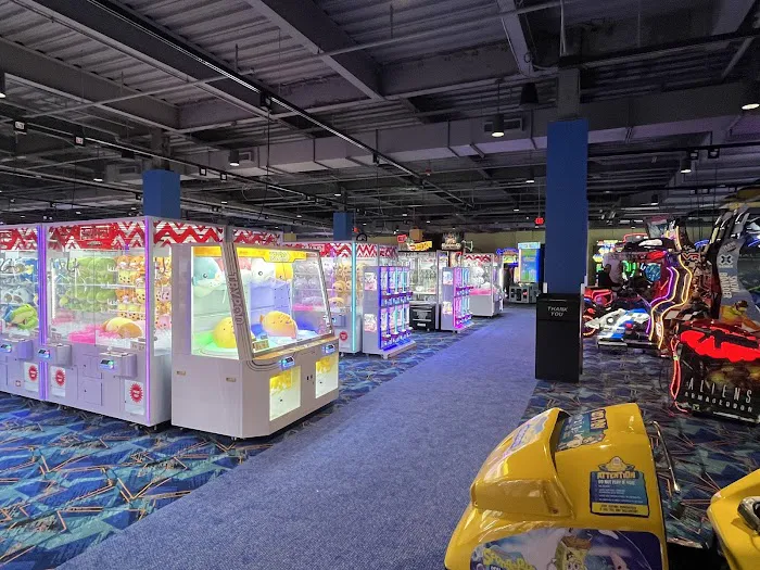 Round1 Bowling & Arcade Danbury Fair Mall 0