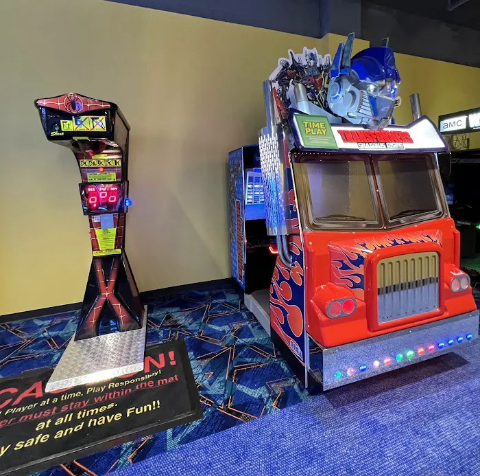 Round1 Bowling & Arcade Danbury Fair Mall 6