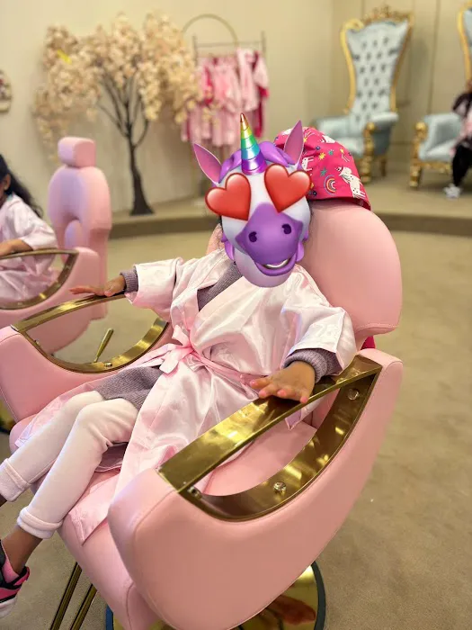 Pixie Dust kids lounge and boutique 2