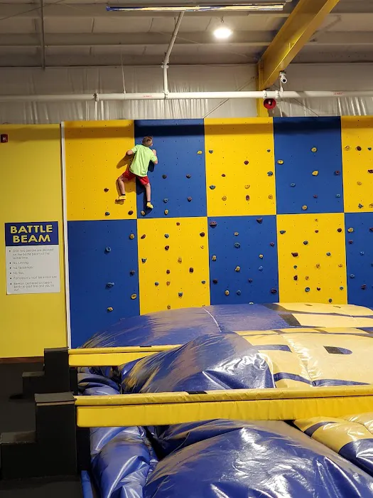 Extreme Air Indoor Trampoline Park 0
