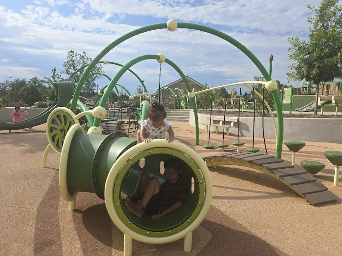 Hal & Berni Hanson Park Splash Pad 7