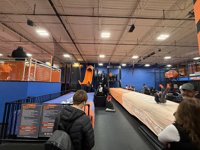 Sky Zone Trampoline Park 4