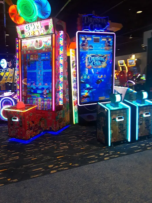 Round1 Bowling & Arcade Potomac Mills 2