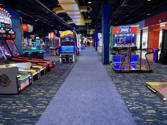 Round1 Bowling & Arcade Potomac Mills 0
