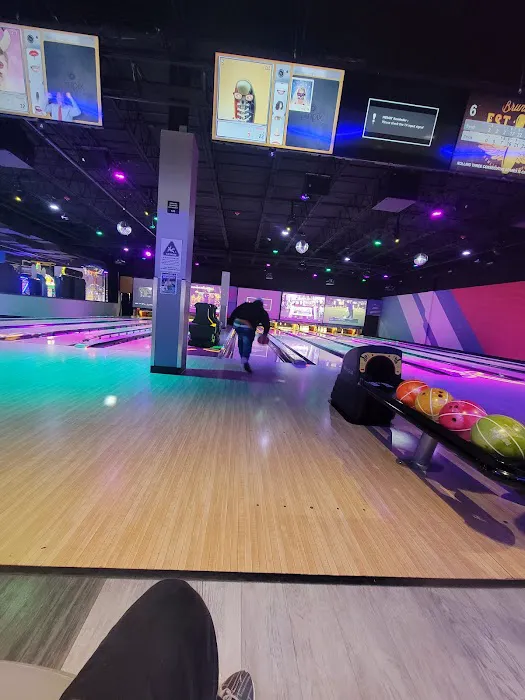 Round1 Bowling & Arcade Potomac Mills 9