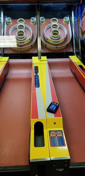 Chuck E. Cheese 1