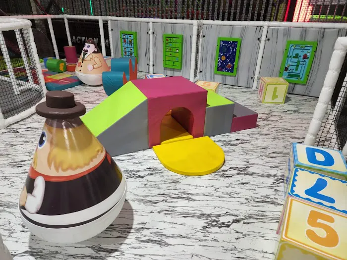 FunHub Action Park 8