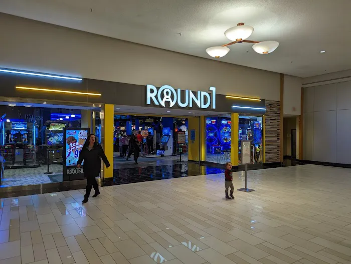 Round1 Bowling & Arcade Holyoke Mall 5